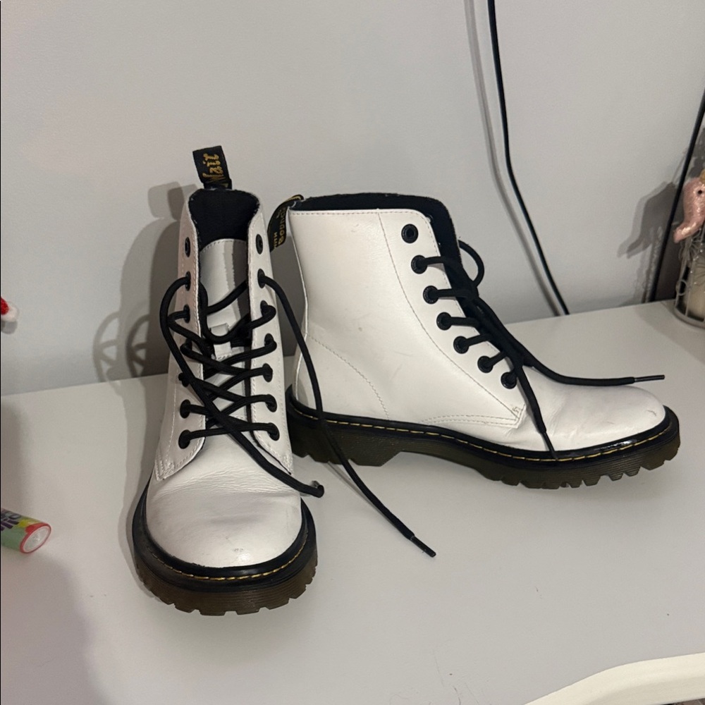 White dr. Martian boots woman’s 8